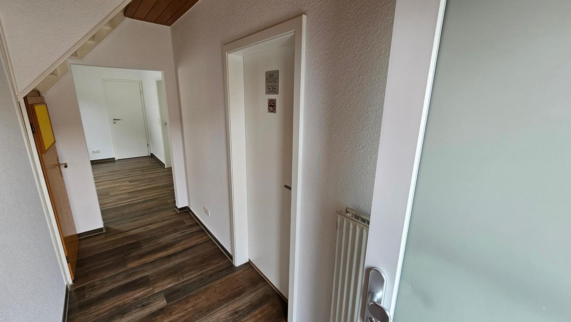 Hotel Dorfkrug Buesum - Guenstige Altbauzimmer Am Oland Eksteriør bilde