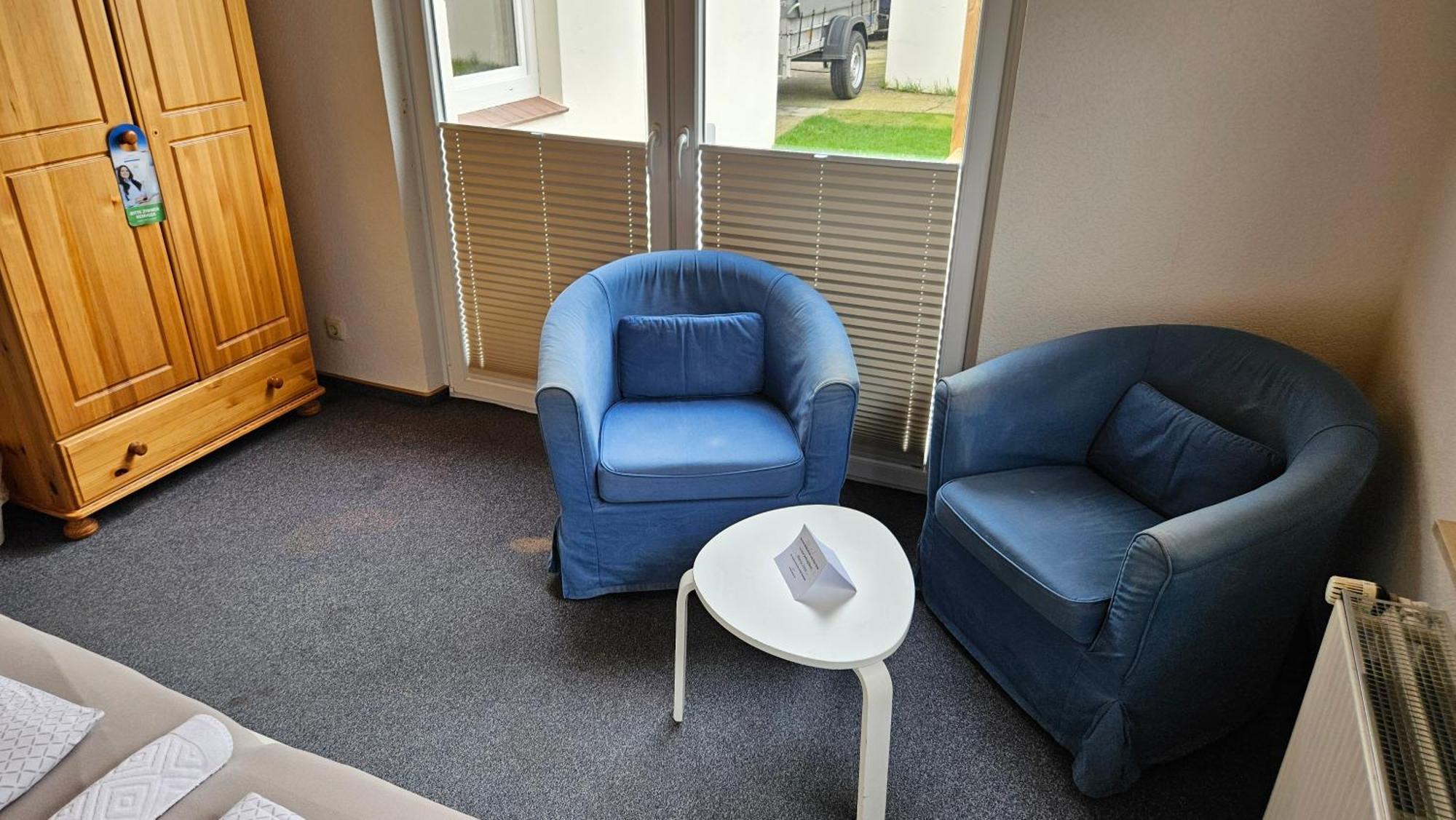 Hotel Dorfkrug Buesum - Guenstige Altbauzimmer Am Oland Rom bilde